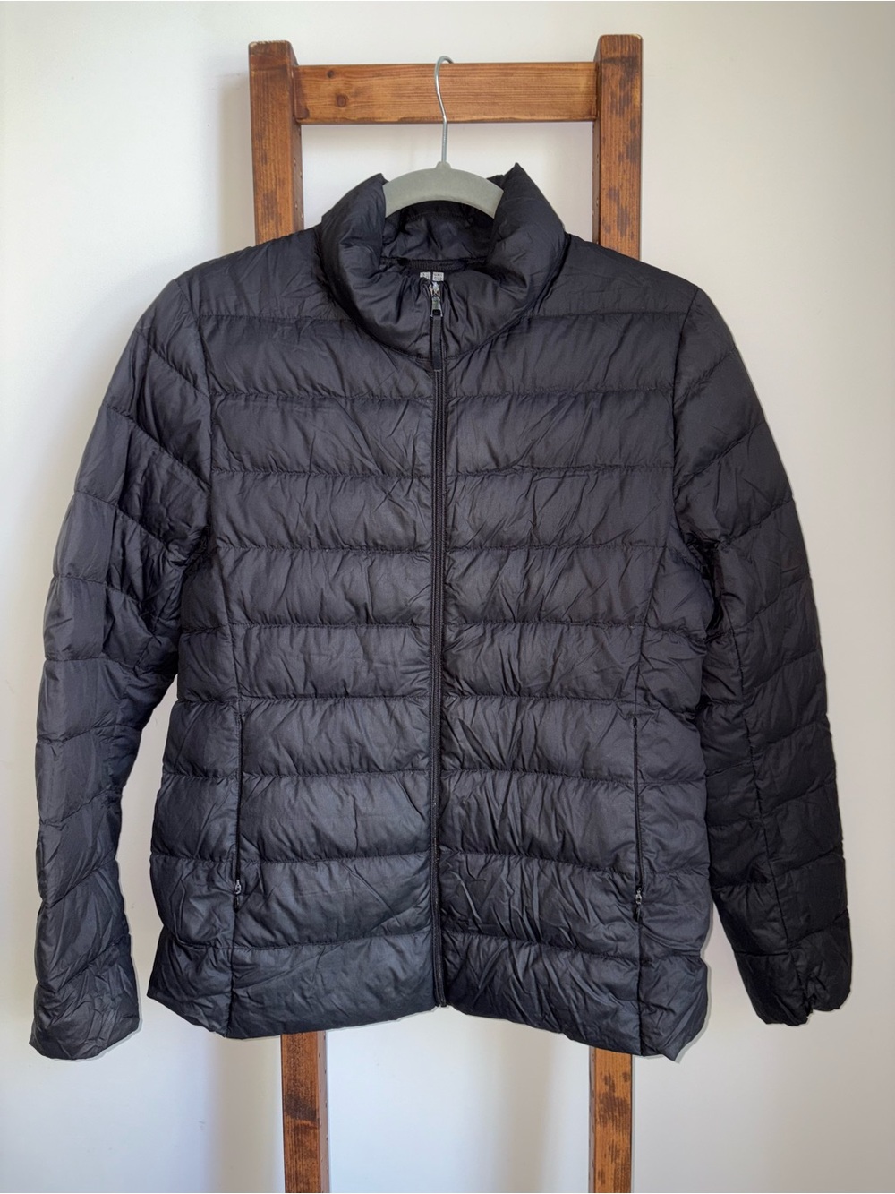 Uniqlo Women's Down Feather Lightweight Packable Black Puffer Jacket Size Medium